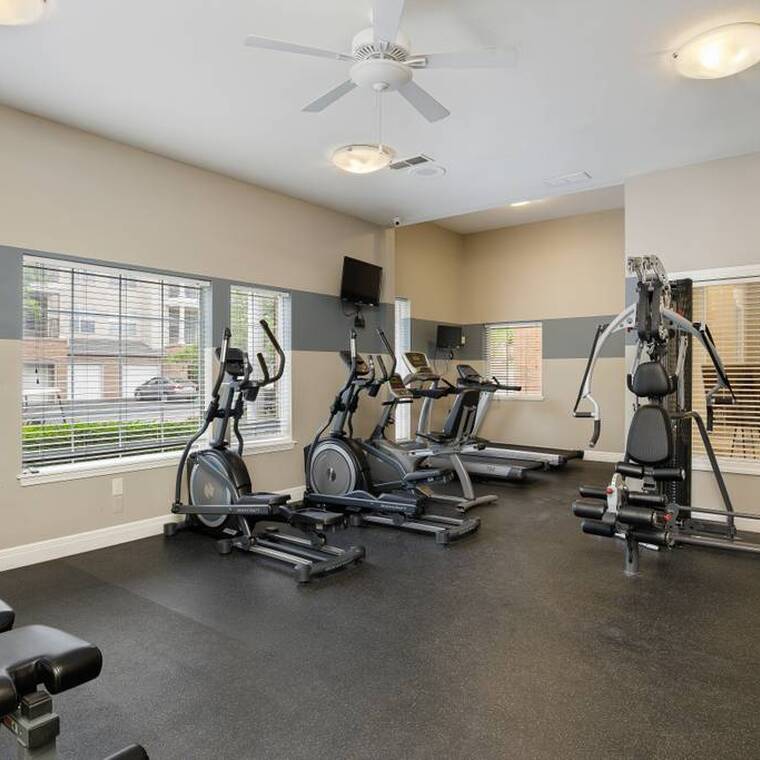 24/7 Fully equipped fitness center, come and check it out!